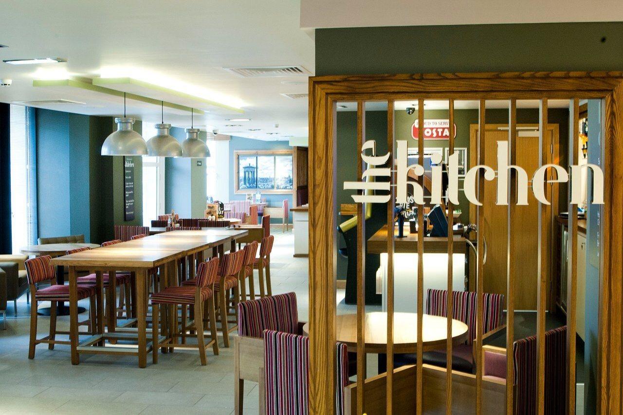 Premier Inn Edinburgh Princes Street מראה חיצוני תמונה