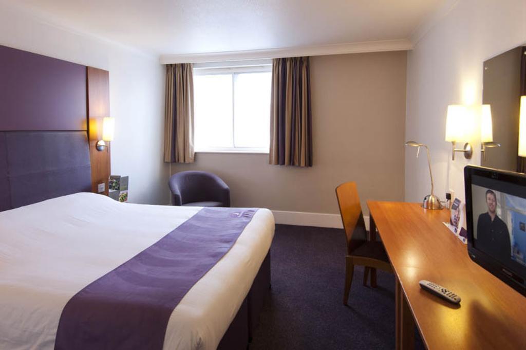 Premier Inn Edinburgh Princes Street חדר תמונה