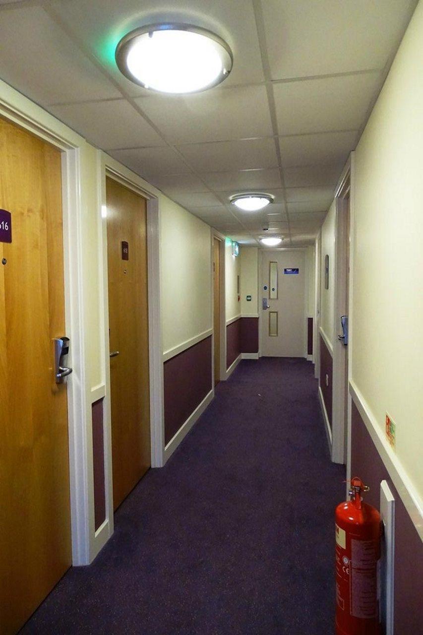 Premier Inn Edinburgh Princes Street מראה חיצוני תמונה